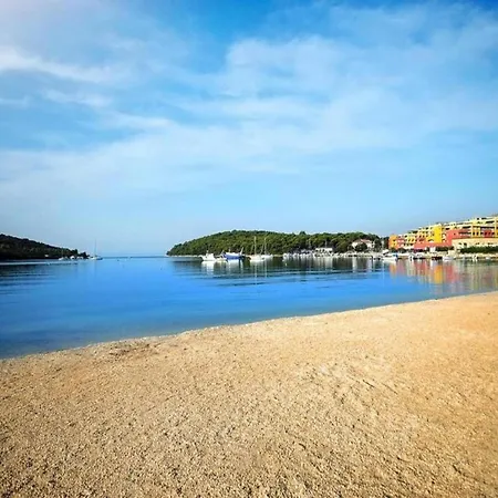 Comfortable Only 500m To The Sea With Outdoor Kitchen, Wifi And Airco Holiday home