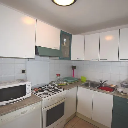 Comfortable Only 500m To The Sea With Outdoor Kitchen, Wifi And Airco * Banjole